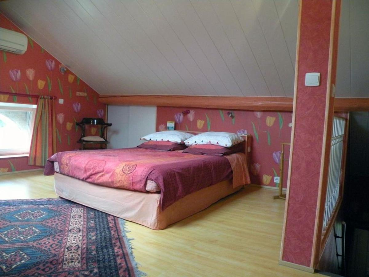 La Providence, Chambres D'Hotes Saint-Sernin-du-Plain Luaran gambar